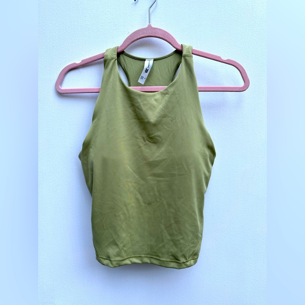 NWT! WORKOUT TOP! 💪🏼 - Picture 4 of 4